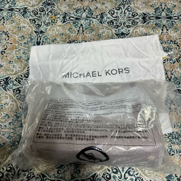 Michael Kors Teagan Large Pebbled Leather Shoulder Bag - Picture 8 of 8